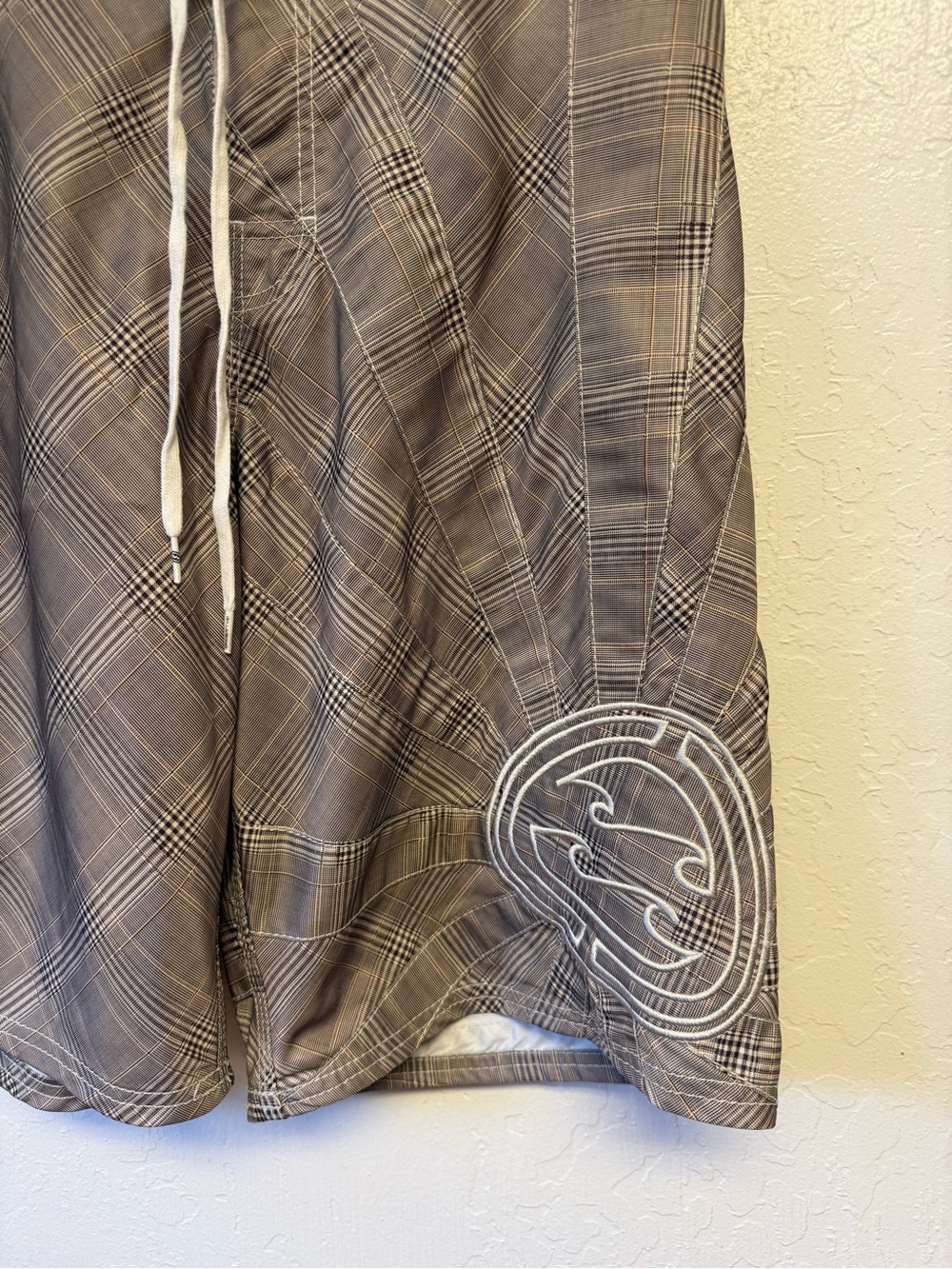 Vintage Billabong Andy Irons board shorts - Picture 3 of 12